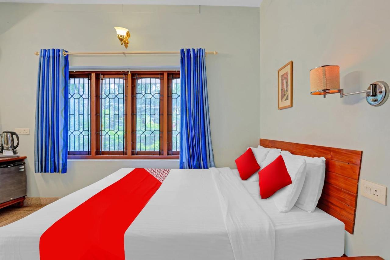Flagship Hotel Adara Residency 特里凡得琅 外观 照片