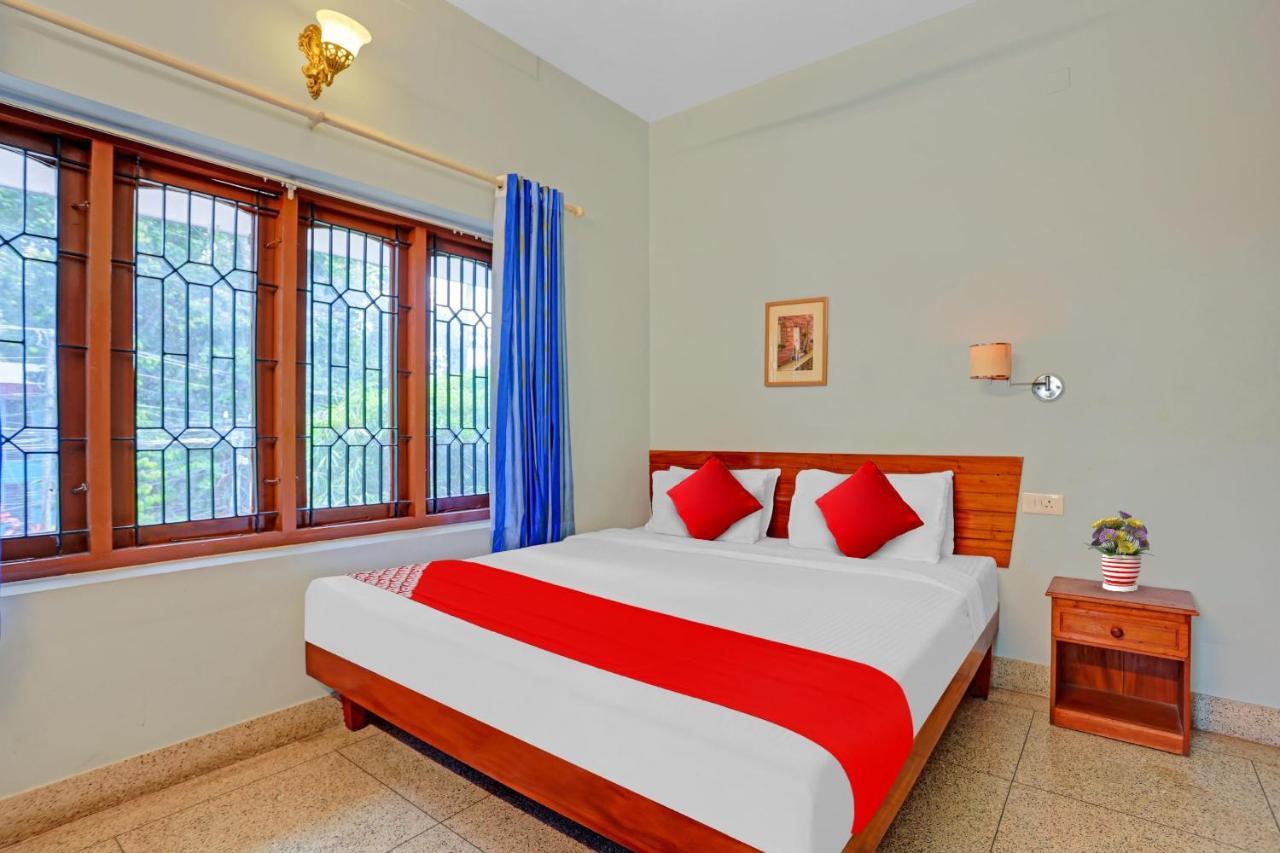 Flagship Hotel Adara Residency 特里凡得琅 外观 照片