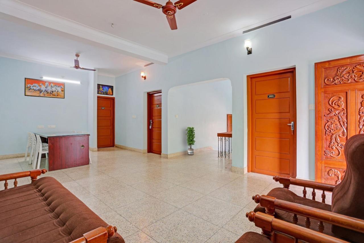 Flagship Hotel Adara Residency 特里凡得琅 外观 照片