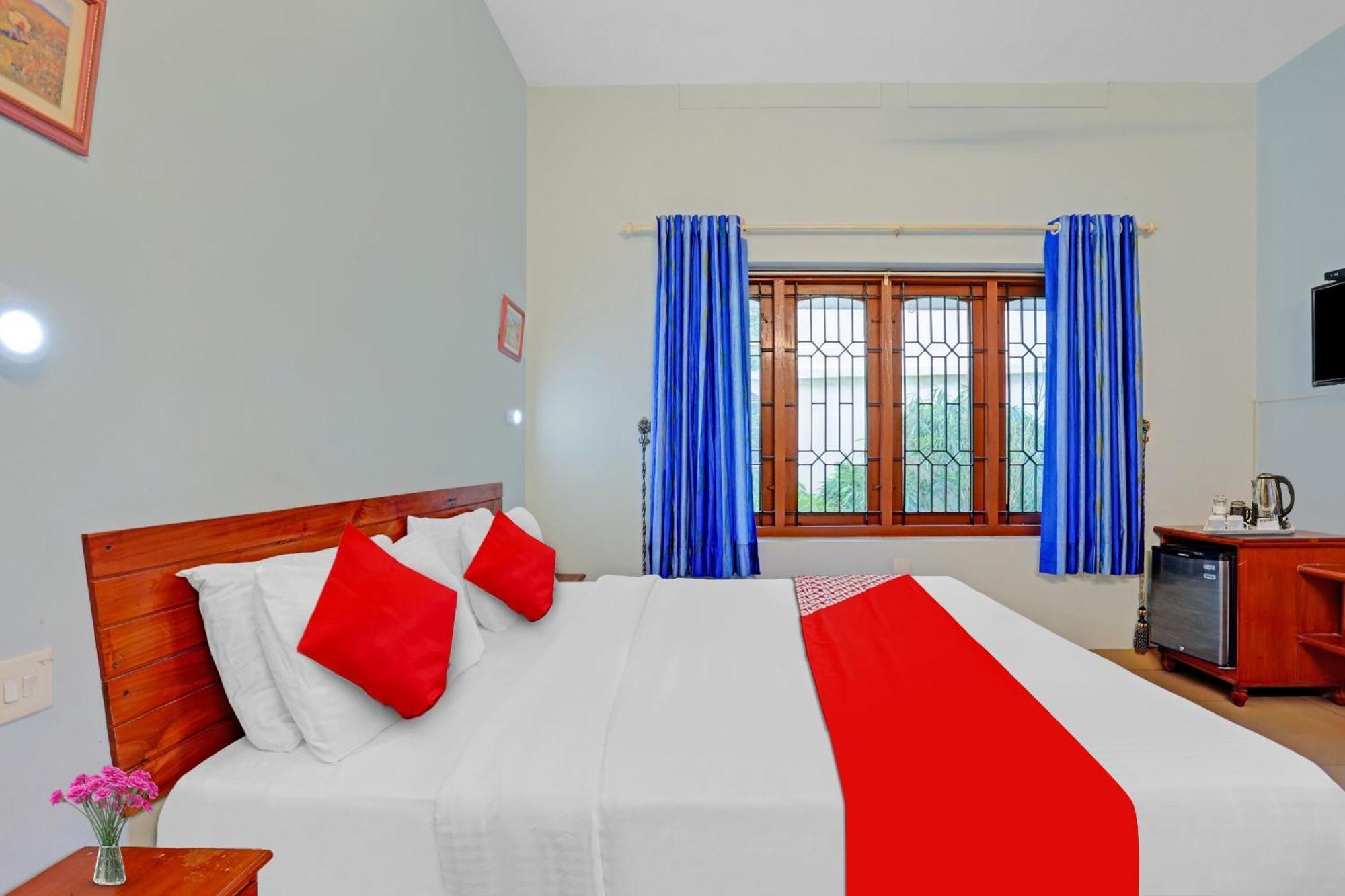Flagship Hotel Adara Residency 特里凡得琅 外观 照片