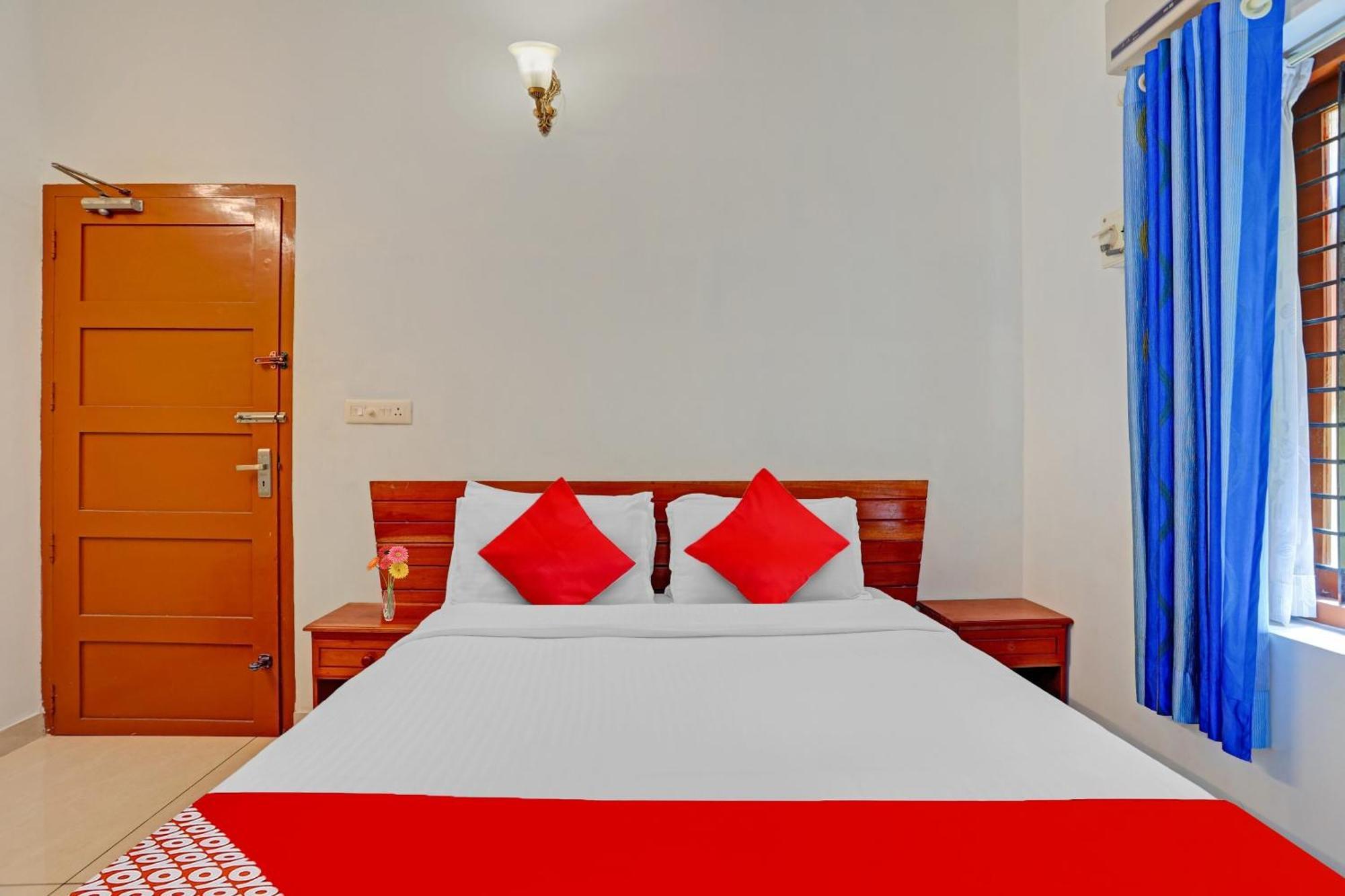 Flagship Hotel Adara Residency 特里凡得琅 外观 照片