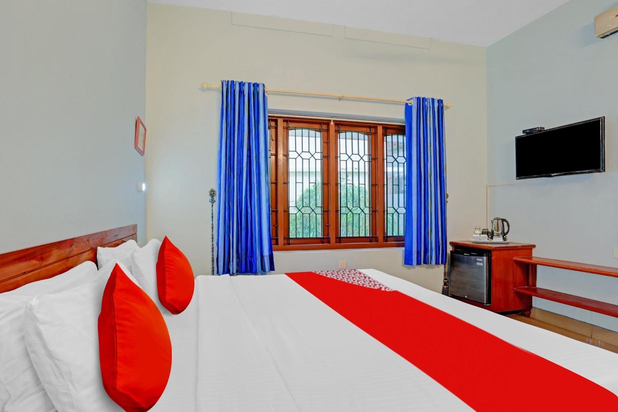 Flagship Hotel Adara Residency 特里凡得琅 外观 照片